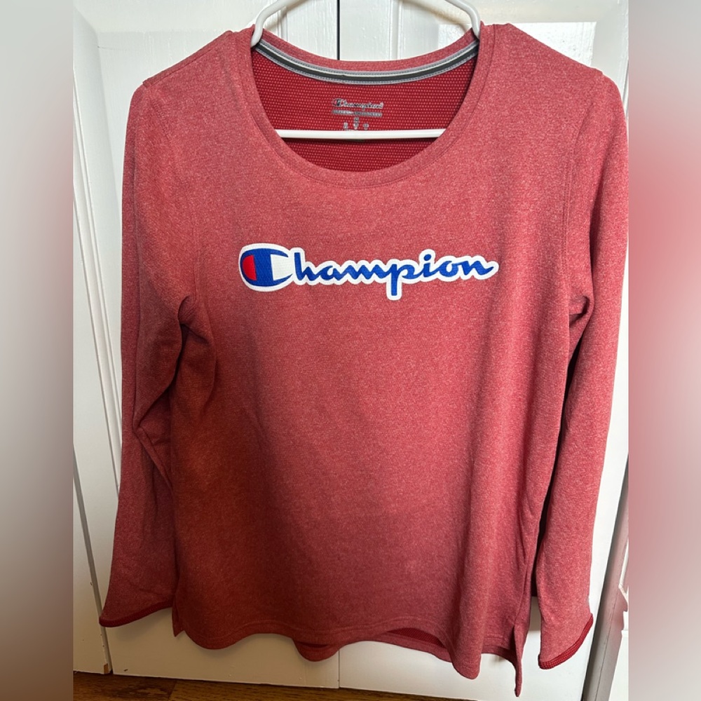 Red activewear long sleeve shirt